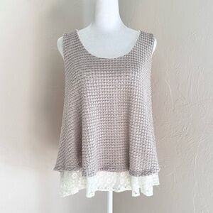 NWT Mickey & Jenny Lace and Open Knit Layer Tank Size M